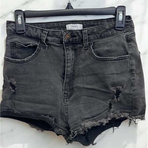 Forever 21 Black Distressed Women's Shorts - Picture 1 of 4